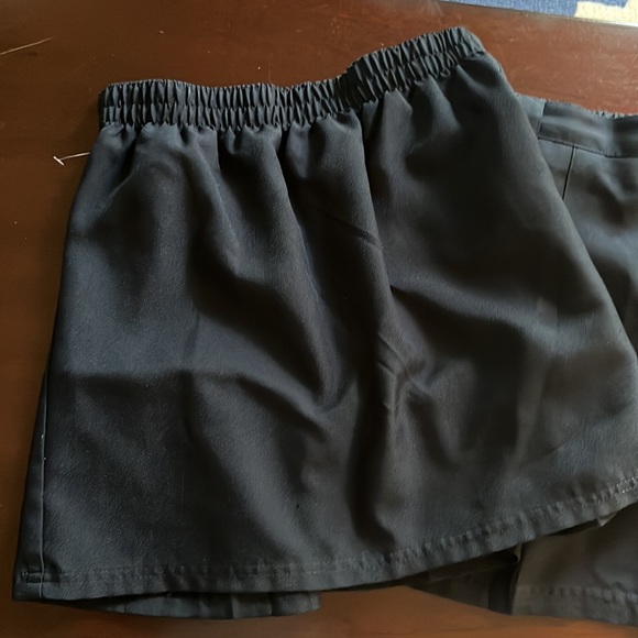 2 Girls Izod Uniform Skirts - Picture 4 of 5